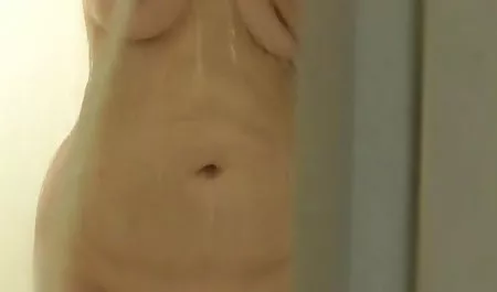 நான் எங்கே பெற முடியும், இந்த செக் ஆபாச நடிகை மசாஜ்