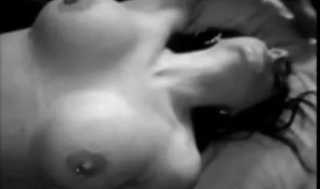 நான் உணர வேண்டும் உங்கள் செக் ஆபாச சூடான அடைப்பான் என் ஈரமான தொண்டை Joi