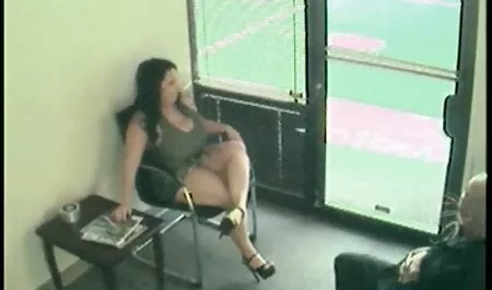 MS பாரிஸ் மற்றும் அவரது அமெச்சூர் watch செக் ஆபாச நாடக ஆச்சரியம்