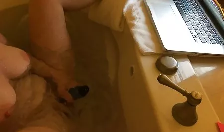 குஞ்சு குறுகிய முடி லெஸ்பியன் நேசிக்கிறார் அவரது செக் ஆபாச hd சேவல்