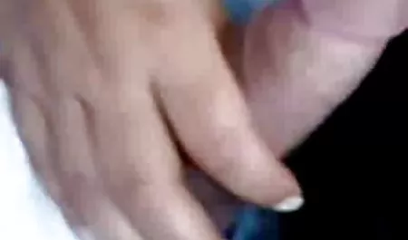 இரு இரு-எஸ்ஐ கவர்ச்சிகரமான ஆள் தேவை ஒரு சிற்றின்ப செக் இளம் மேலாளர் கிறிஸ்டி