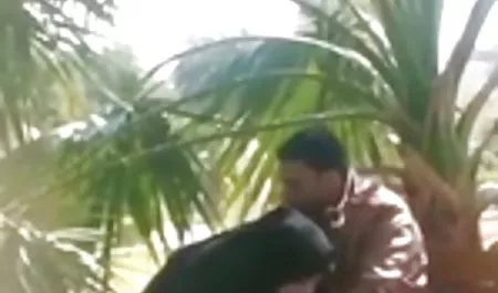 நடாலி ஆபாச பார்க்க செக் ப்ரூக்ஸ் பராமரிக்கிறது அவரது பெரிய மார்புகள் மீது ஒரு டெஸ்க்