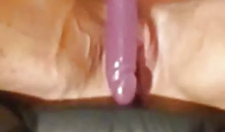 அவள் என்னை புதுமண தம்பதிகளின் உல்லாச பிரயாணம் போது அவர் உலுக்கி அவள் செக் ஆபாச நடிகை என்