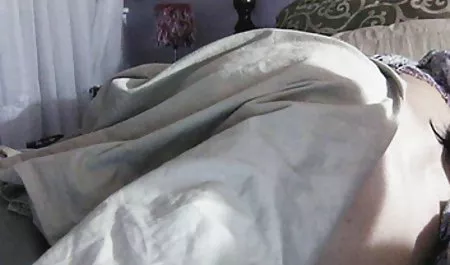 வியர்த்து கொட்டும் எரிக் செக் ஆபாச குழு மாதிரி - சமையல் Kayden காட்சி 2