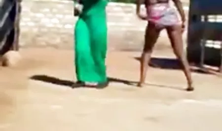 பெரிய மார்பகங்கள் மற்றும் மசாஜ் முன் செக்ஸ் Czechoslovakian ஆபாச