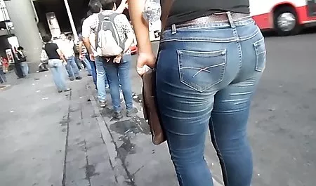 அழகான gjhyj xticrjt இளம் nudists கடற்கரையில் இளம் வயதினரை