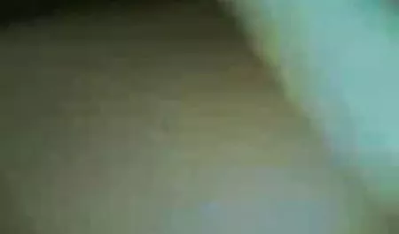 கவர்ச்சி செக் பெண்கள் பணம் செக்ஸ், மனைவி, பெறுகிறார், பகிர்வு ஒரு சக தனது பிறந்த நாள் அன்று