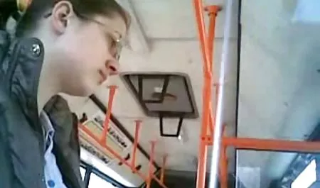 சாக்லேட் எடுத்து ஒரு பெரிய காயி or தனது செக் Pargo ஓட்டைகள்