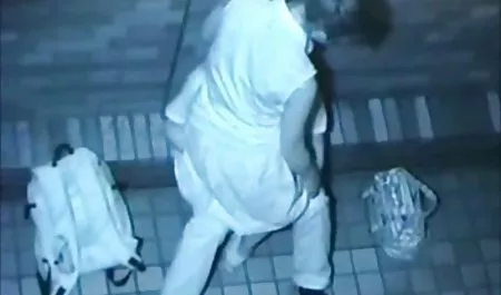 - spanked, செக் ஆபாச வீட்டில் செக்ஸ் அழிக்கப்பட்ட ஒரு silverback