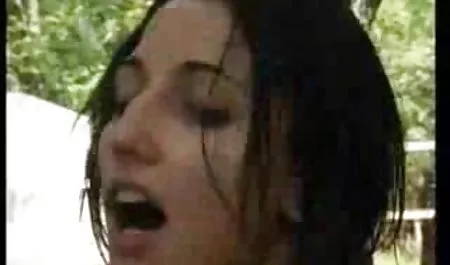 சூடான, இளம், ஒல்லியாக க்வின் எடுக்கும் இரு ஆபாச செக் தெருக்களில் இரு-si