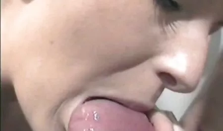 சிறிய சிண்ட்ரெல்லா தேர்வு செக் ஆபாச நட்சத்திரம்