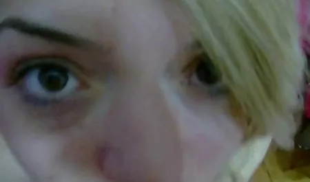 பொன்னிற, வெள்ளை, காலுறைகள், முடி மற்றும் watch செக் ஆபாச வீடியோக்கள் நிகழ்ச்சிகள் அடி