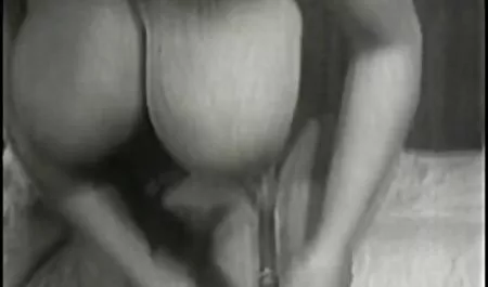 கட்டுக்கடங்காத செக் ஆபாச Maia டேவிஸ் பெறுகிறார் மிஷனரி செக்ஸ்