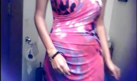 உங்கள் செக்ஸ் செக் மசாஜ் நிலையம் டிக் நன்றாக இடையே என் சிறிய கால்கள்