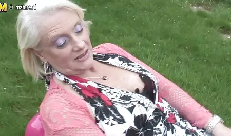 அற்புதமான டீன் டோரி பெல்லாமி ஒரு டிக் சவாரி செக் தெருக்களில் ஆபாச வீடியோக்கள் திருடன்