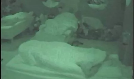 பெரிய கழுதை செக் பெண்கள் பணம் லெஸ்பியன் மாண்டி மூஸ் மற்றும் அவரது முன்னாள் cohabitant