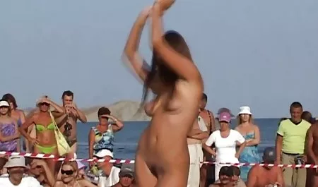 லெஸ்பியன் செக் ஆபாச சுவர் வழியாக தனியா, முகத்தில் உட்கார்ந்து ஓரு P2