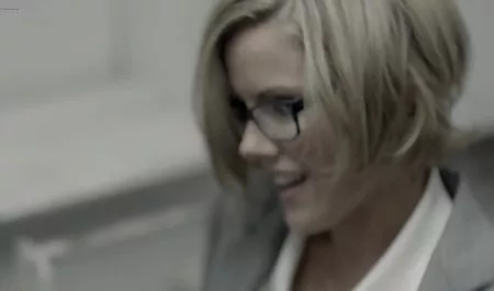 மற்றும் ஆதிக்கம் அவரது பொன்னிற செக் ஆபாச மாடல்