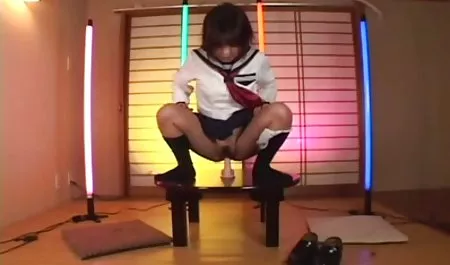 அழகான இந்திய பேப் காட்டுகிறது pornocchio தன்னை