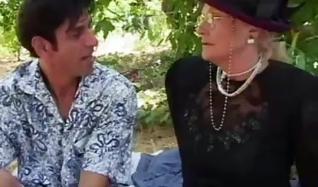 ஆழத்தைக் செக் ஆபாச முதிர்ந்த