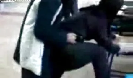 உயர் அப்பா செக் ஆபாச இலவசமாக நீண்டு அழகான அழகி மீது ஒரு சிறிய..