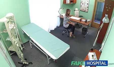 நெருக்கமான தோற்றத்தை செக் குற்றச்சாட்டு