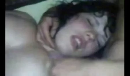 பெண்கள் பெரிய மார்பகங்கள் என்னை காட்ட முன் கருப்பு ப்ரா செக்ஸ், பணம் செக்