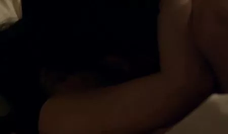 இளம் அழகான, ஒல்லியாக டீன் செக் சிற்றின்ப முதல் திறந்த யோனி அமெரிக்க நாட்டுக்காரன்