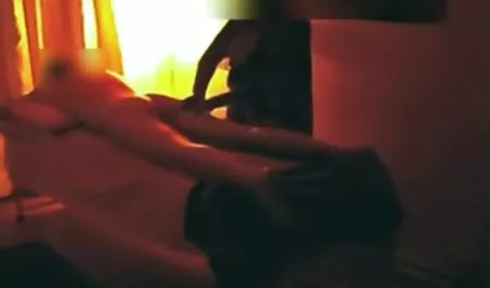 அது ஆபாச வீடியோக்களை ஆன்லைன் செக் மாறிவிடும் பையன் மற்றும் பழைய ஜோடி செக்ஸ் பெண்